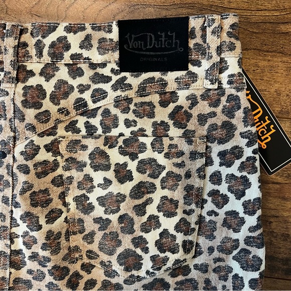 VON DUTCH Women’s Leopard Patch Mini Skirt Size 29 NWT - Picture 6 of 6